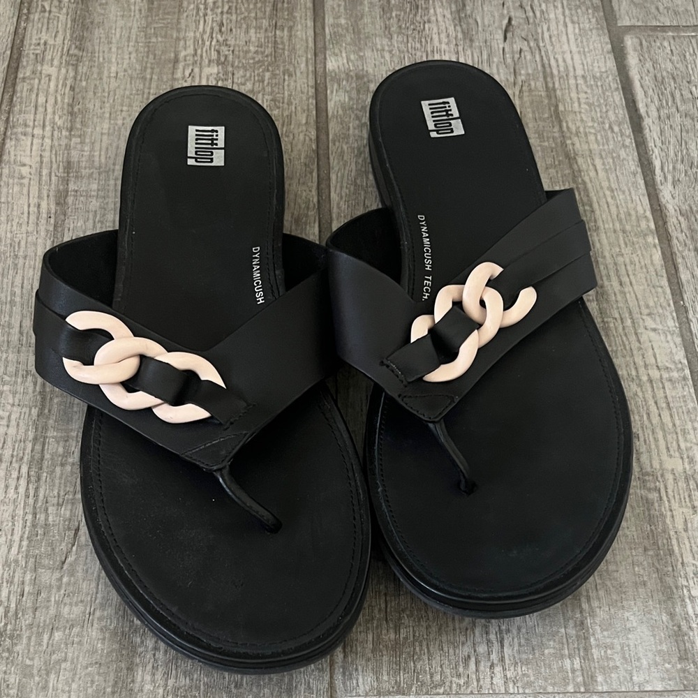 Fitflop Black Sandals with cream Chain Detail size 11